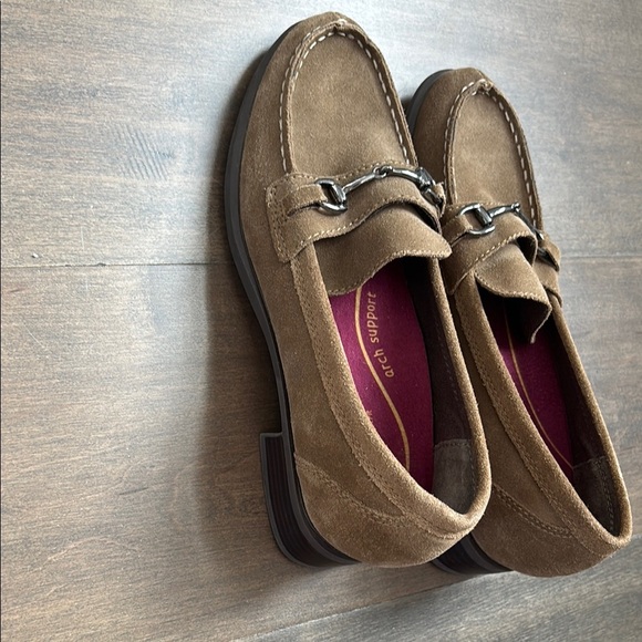 Munro women olive green Suede Loafers - Picture 4 of 8